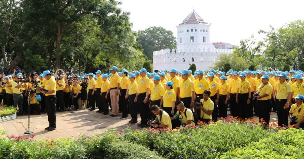 พลเอกประยุทธ์ จันทร์โอชา นายกรัฐมนตรี เป็นประธานในการจัดกิจกรรมจิตอาสาพัฒนาภูมิทัศน์ริมฝั่งแม่น้ำเจ้าพระยา ถวายพระราชกุศลเนื่องในโอกาสวันคล้ายวันสวรรคต พระบาทสมเด็จพระจุลจอมเกล้าเจ้าอยู่หัว