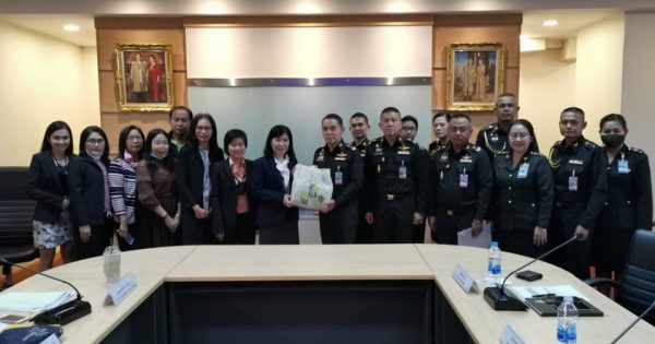 รองเลขาธิการ ก.พ.ร. ได้ประชุมหารือร่วมกับ พลโท วีรชน สุคนธปฏิภาค ผู้อำนวยการสำนักพัฒนาระบบราชการกลาโหม สำนักงานปลัดกระทรวงกลาโหม ในเรื่องการประเมินตามมาตรการปรับปรุงประสิทธิภาพในการปฏิบัติราชการ ประจำปีงบประมาณ พ.ศ. 2564