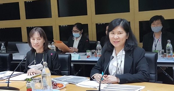 สำนักงาน ก.พ.ร. เข้าพบอธิบดีกรมการปกครอง เพื่อร่วมประชุมหารือ ในเรื่อง (1) การประเมินผู้บริหารองค์การ (นายอำเภอ กำนัน และผู้ใหญ่บ้าน) ปีงบประมาณ พ.ศ. 2563 และ พ.ศ. 2564 (2) การให้บริการประชาชนด้วยระบบอิเล็กทรอนิกส์ (e-Service)